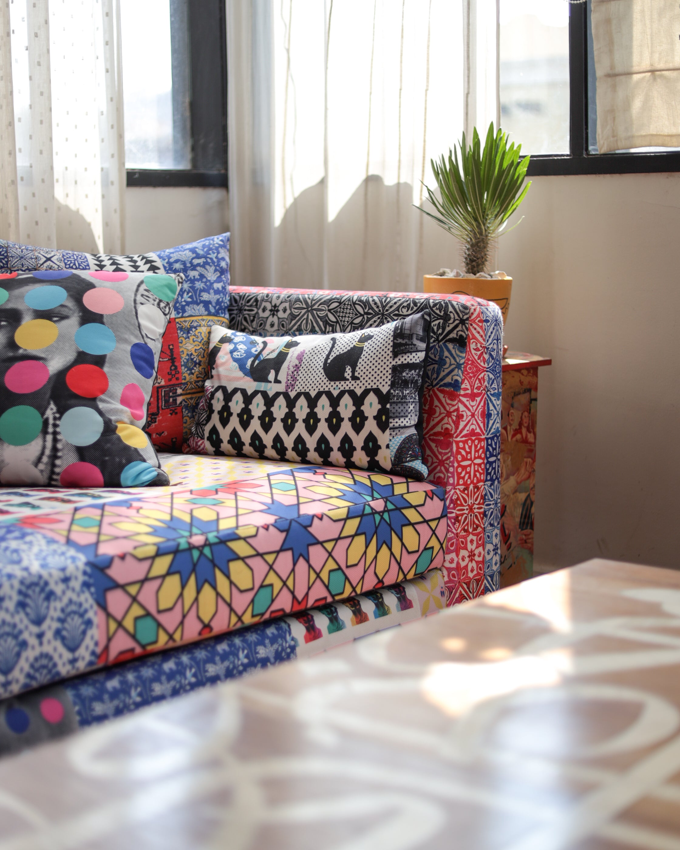 Cabaret couch