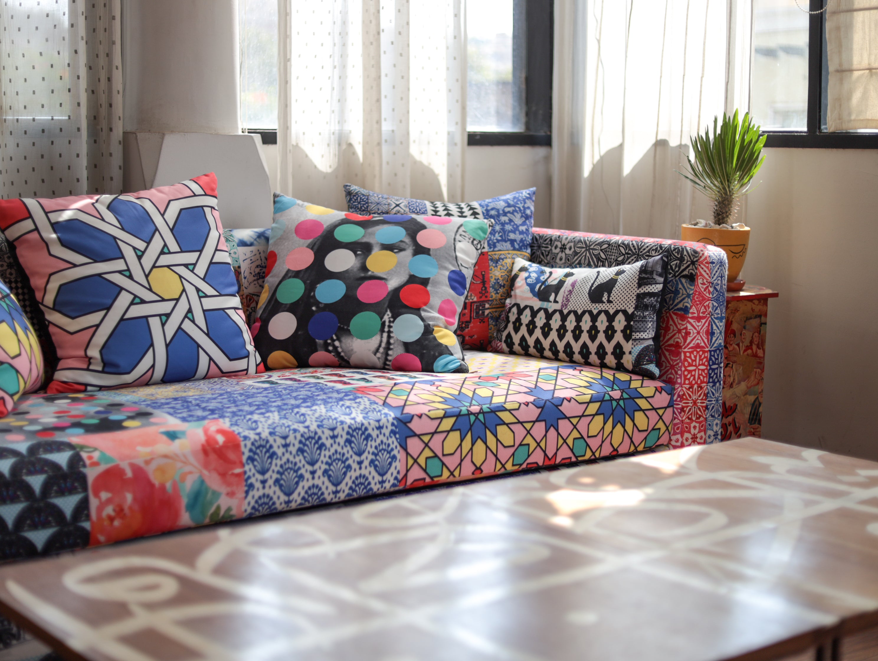 Cabaret couch