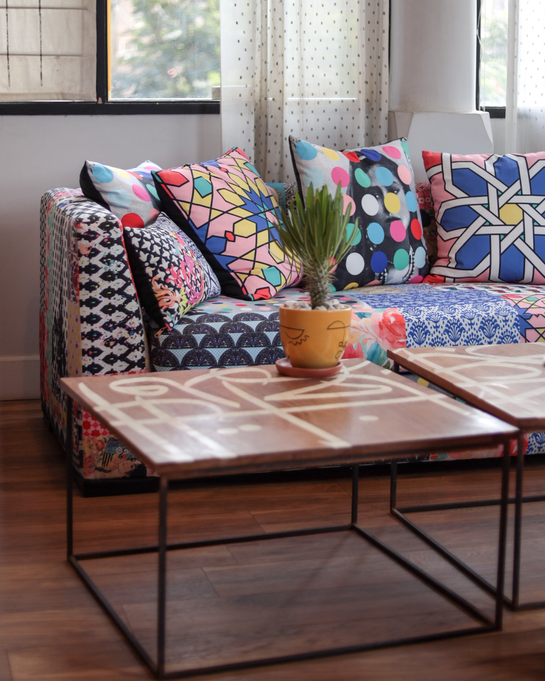 Cabaret couch