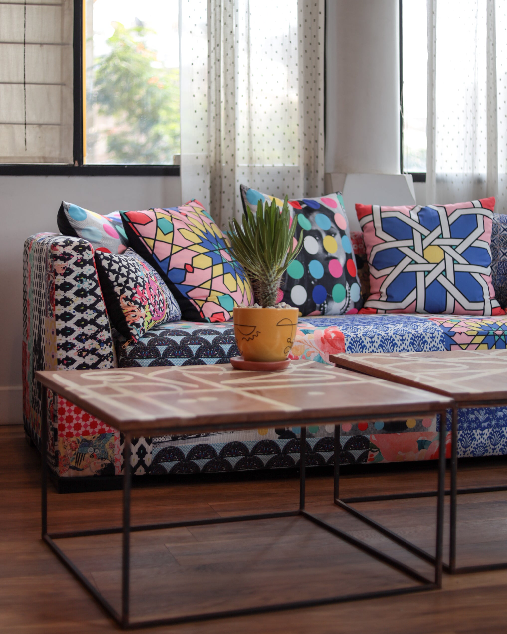 Cabaret couch